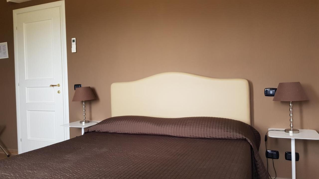 Il Casale Degli Ulivi - Agriturismo - Tenimenti Leone Lanuvio Extérieur photo
