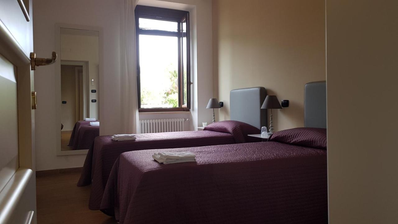 Il Casale Degli Ulivi - Agriturismo - Tenimenti Leone Lanuvio Extérieur photo