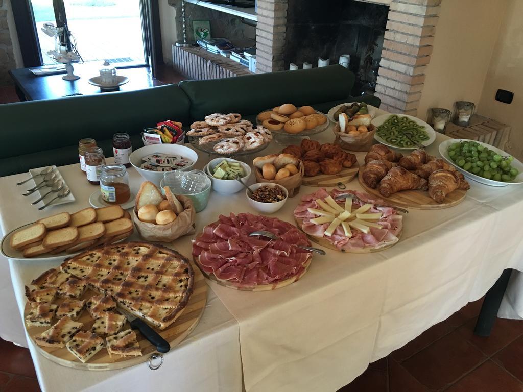 Il Casale Degli Ulivi - Agriturismo - Tenimenti Leone Lanuvio Extérieur photo